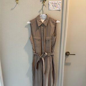 Elegant Sleeveless Beige Jumpsuit